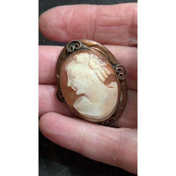 Antique Shell Cameo Brooch Pin Ornate Gold-Tone Frame Art Nouveau Design - Picture 4 of 8